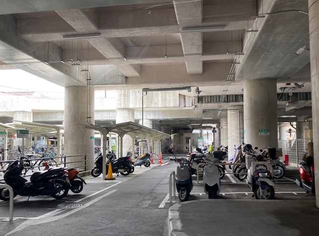 前後駅　原付置き場